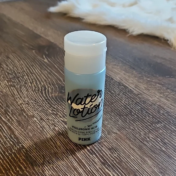 VS PINK Water Lotion - Picture 2 of 5